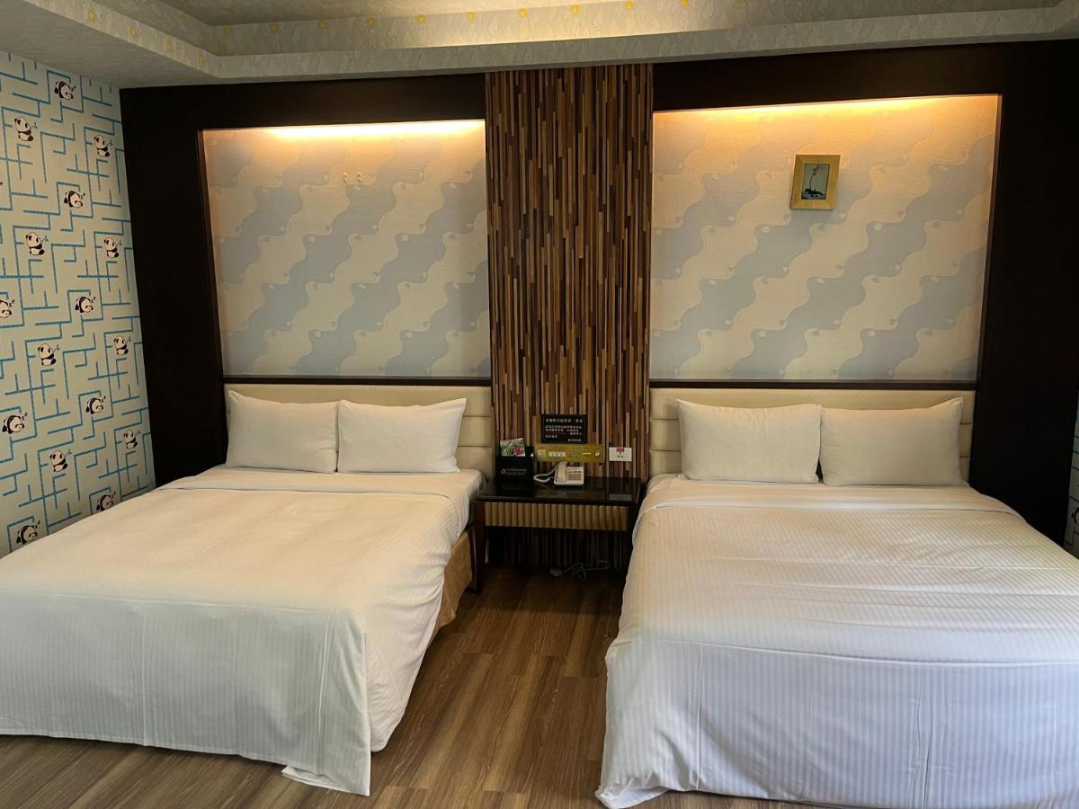 Hua Xiang Motel - Fengshan Kaohsiung Buitenkant foto