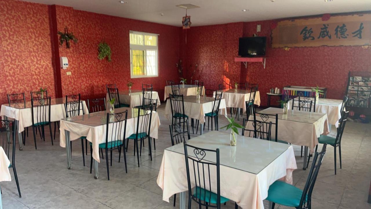 Hua Xiang Motel - Fengshan Kaohsiung Buitenkant foto