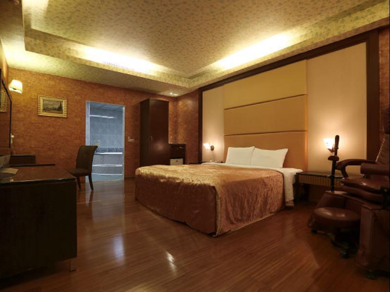 Hua Xiang Motel - Fengshan Kaohsiung Buitenkant foto